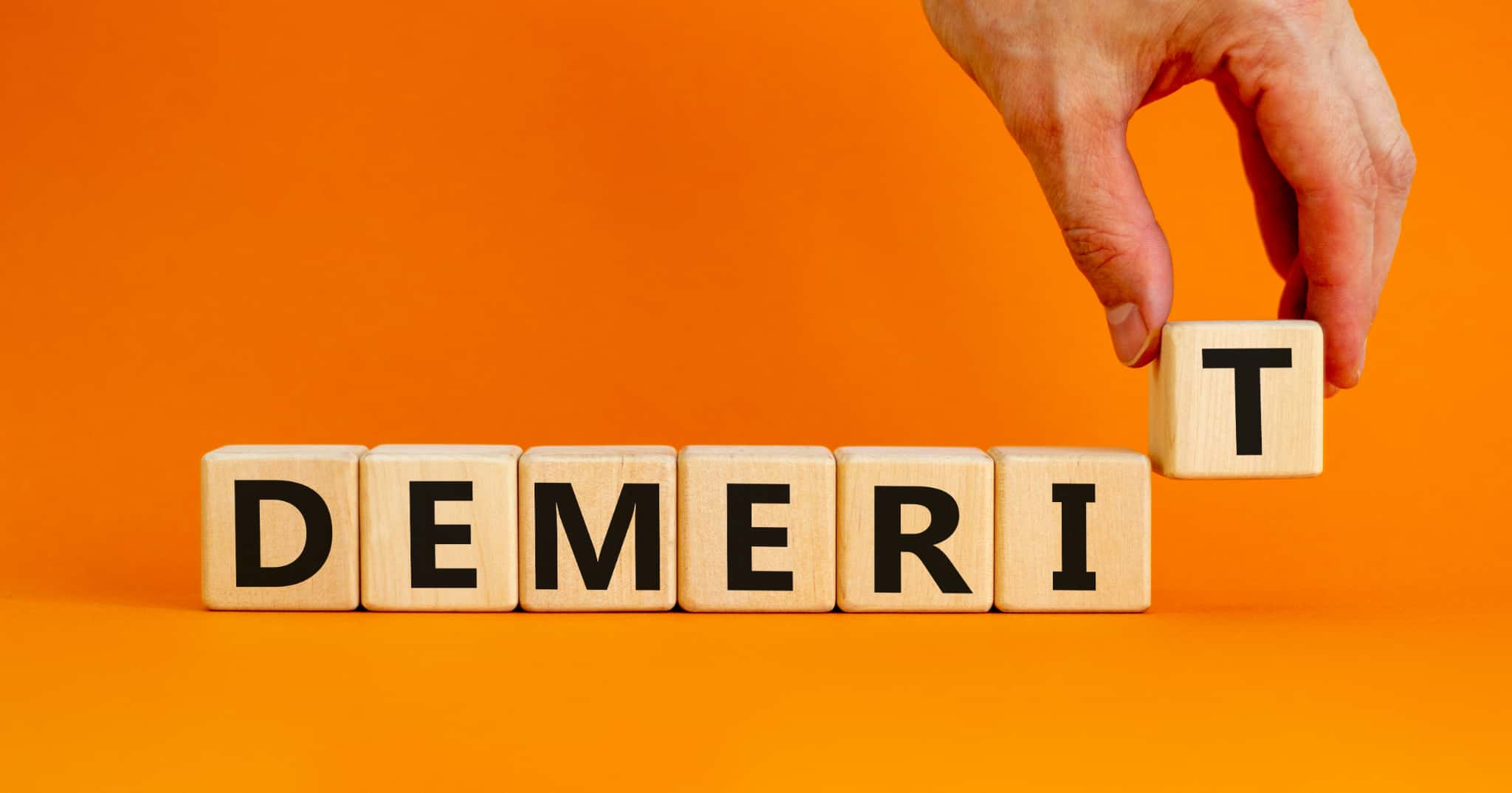 セラミック治療のデメリットを説明するイメージ