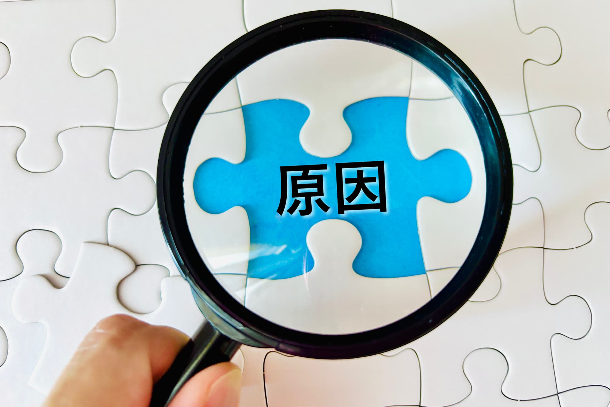 子どもが出っ歯になる原因を見るイメージ