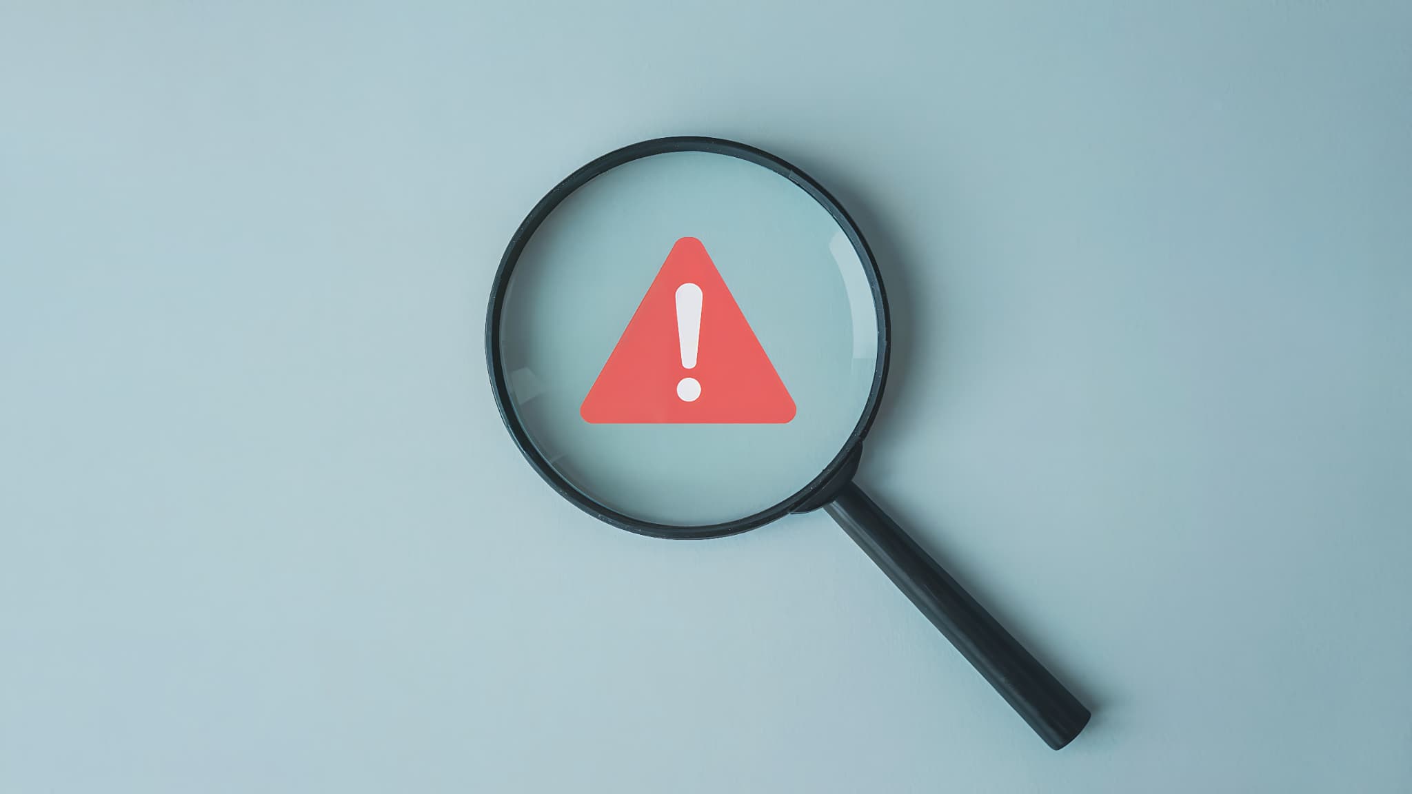 矯正治療で抜歯をするリスク・注意点を伝えるイメージ