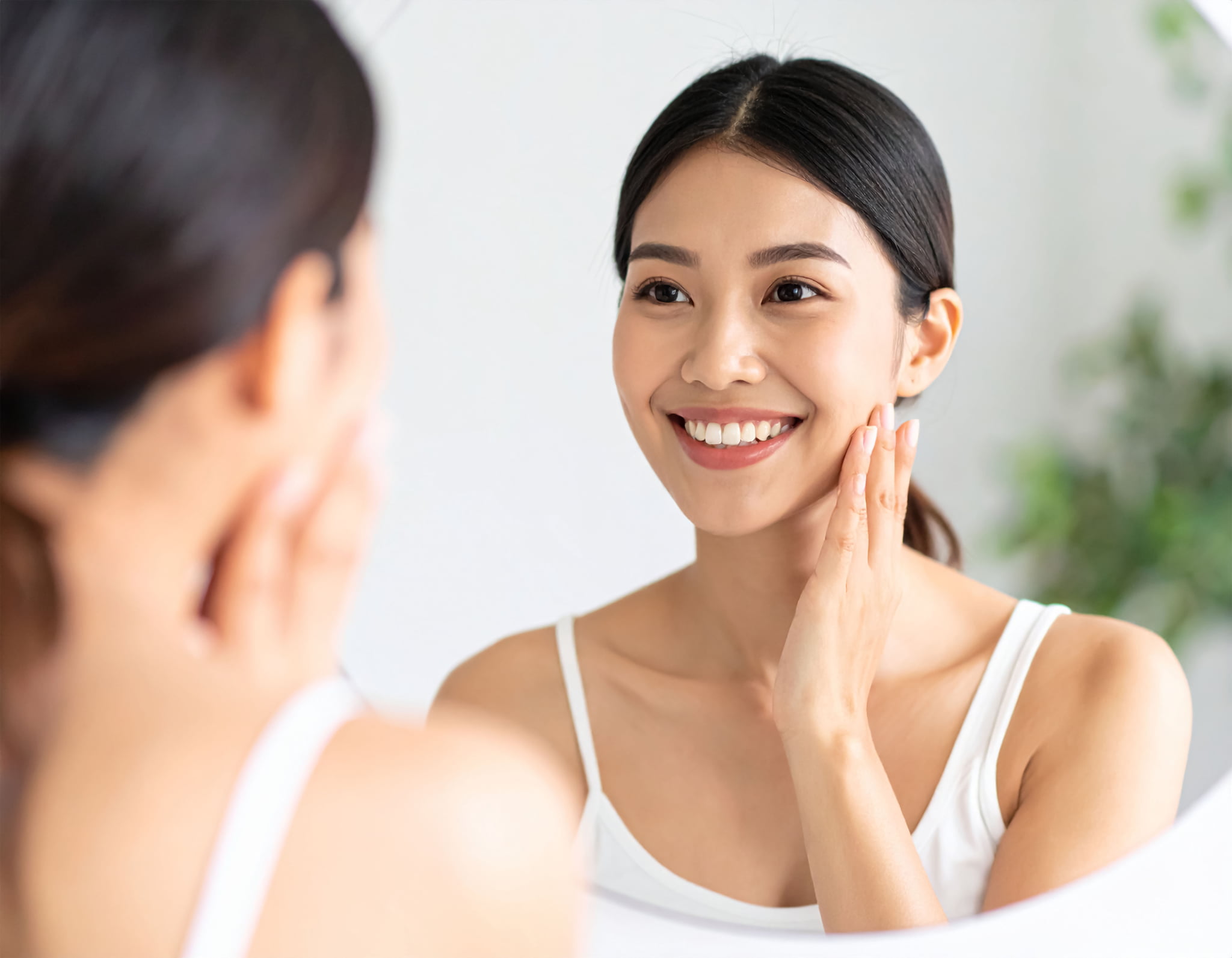 虫歯予防をして健康なお口を維持する女性